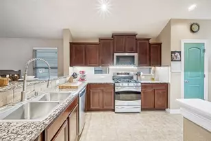 412 Crossbill Ln, Little Elm, TX 75068 - Photo 9