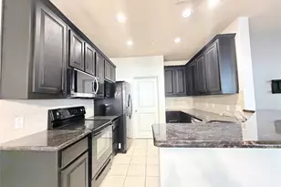 304 Basil St, Garland, TX 75040 - Photo 7
