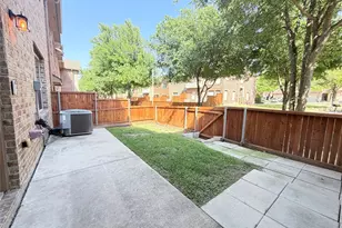 304 Basil St, Garland, TX 75040 - Photo 25