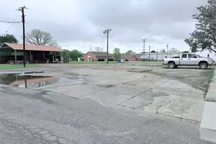 219 N Pearl St, Trenton, TX 75490 - Photo 1