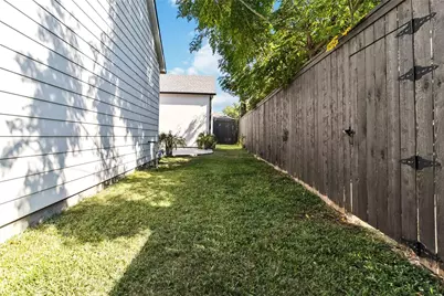 3942 Rochelle Drive, Dallas, TX 75220 - Photo 33
