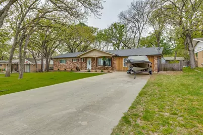 109 N Ash Avenue, Azle, TX 76020 - Photo 3