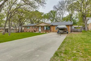 109 N Ash Ave, Azle, TX 76020 - Photo 3