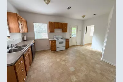 114 E Hull Street, Denison, TX 75021 - Photo 9