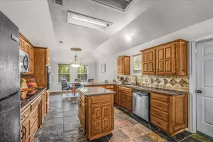 413 Flagstone Dr, Burleson, TX 76028 - Photo 7