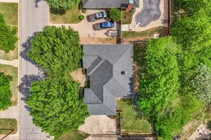 413 Flagstone Dr, Burleson, TX 76028 - Photo 25