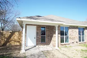 319 13th St, Grand Prairie, TX 75051 - Photo 1