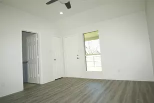 319 13th St, Grand Prairie, TX 75051 - Photo 7