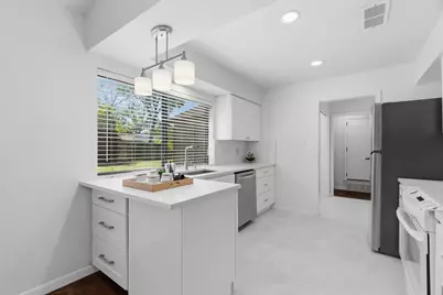 404 Knoll Wood Court, Euless, TX 76039 - Photo 15