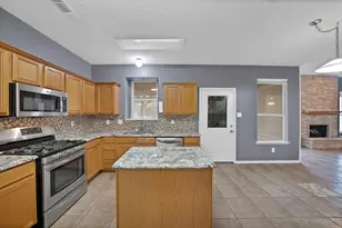 4523 Brittany Ln, Grand Prairie, TX 75052 - Photo 9