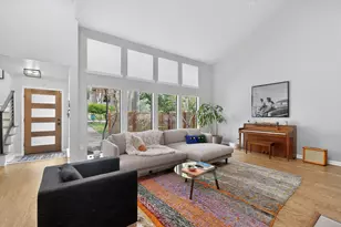 925 Easton Pl, Dallas, TX 75218 - Photo 9