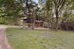 925 Easton Pl, Dallas, TX 75218 - Photo 37