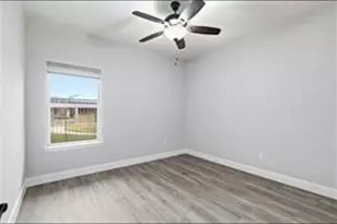 555 Waterloo Dr, Lewisville, TX 75067 - Photo 7