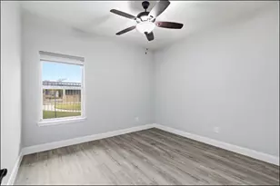 555 Waterloo Dr, Lewisville, TX 75067 - Photo 13
