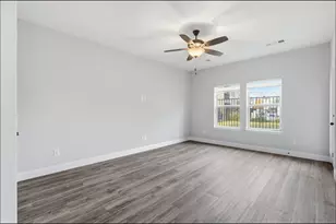 555 Waterloo Dr, Lewisville, TX 75067 - Photo 9