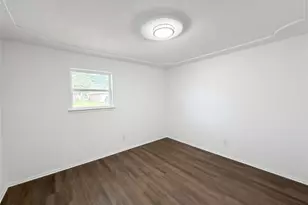 913 Jayellen Ct, Burleson, TX 76028 - Photo 9