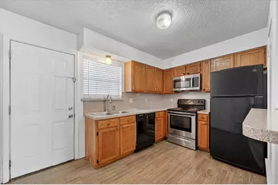 2710 Wimbledon Court #B, Garland, TX 75041 - Photo 5