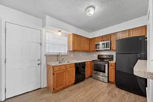 2710 Wimbledon Ct, Garland, TX 75041 - Photo 5