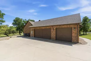104 Oak Bend Ct, Lipan, TX 76462 - Photo 3