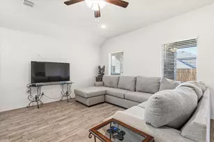 8133 Danny Scarth Ln, Fort Worth, TX 76120 - Photo 9