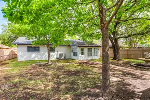 2421 February Ln, Grand Prairie, TX 75050 - Photo 25