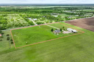 386 Scoggins Rd, Tioga, TX 76271 - Photo 7