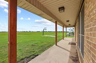 386 Scoggins Rd, Tioga, TX 76271 - Photo 25