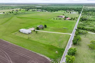 386 Scoggins Rd, Tioga, TX 76271 - Photo 5