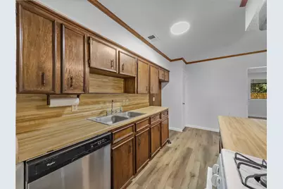 3205 Harvard Street N, Irving, TX 75062 - Photo 3