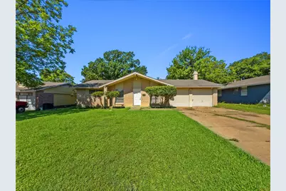 3205 Harvard Street N, Irving, TX 75062 - Photo 1