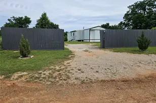 130 Trails End Cir, Millsap, TX 76066 - Photo 3