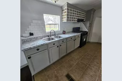 130 Trails End Circle, Millsap, TX 76066 - Photo 9