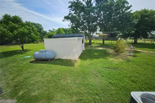 130 Trails End Cir, Millsap, TX 76066 - Photo 33
