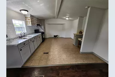130 Trails End Circle, Millsap, TX 76066 - Photo 11
