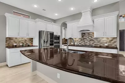 8631 Lohr Valley Road, Irving, TX 75063 - Photo 7