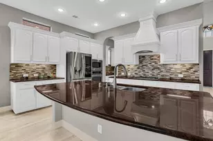 8631 Lohr Valley Rd, Irving, TX 75063 - Photo 7