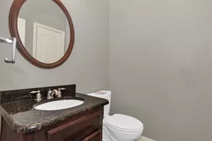 8631 Lohr Valley Rd, Irving, TX 75063 - Photo 19