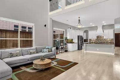 8631 Lohr Valley Road, Irving, TX 75063 - Photo 13