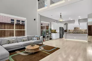 8631 Lohr Valley Rd, Irving, TX 75063 - Photo 13