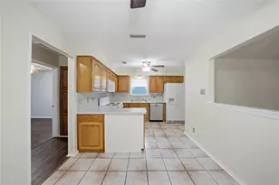 1129 W Hills Terrace, Saginaw, TX 76179 - Photo 17