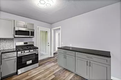 203 S Lancaster Street, Granbury, TX 76048 - Photo 9