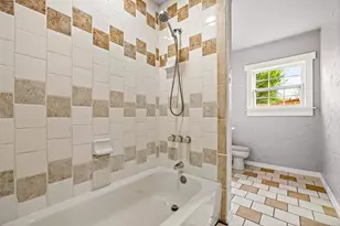 203 S Lancaster St, Granbury, TX 76048 - Photo 29