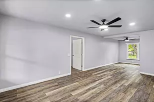 203 S Lancaster St, Granbury, TX 76048 - Photo 5