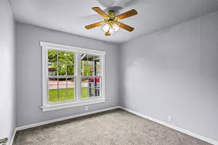 203 S Lancaster St, Granbury, TX 76048 - Photo 25