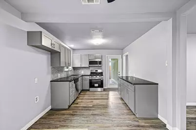 203 S Lancaster Street, Granbury, TX 76048 - Photo 7