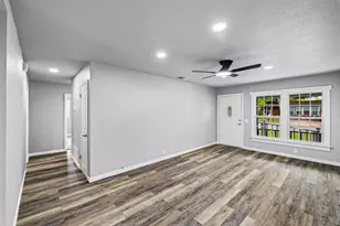203 S Lancaster St, Granbury, TX 76048 - Photo 17