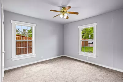 203 S Lancaster Street, Granbury, TX 76048 - Photo 27