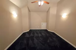 687 Morgan Dr, Grand Prairie, TX 75052 - Photo 23