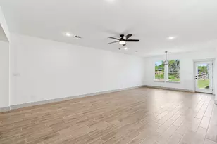 5012 Elizabeth St, Granbury, TX 76048 - Photo 7