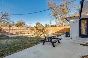 3739 Almazan Dr, Dallas, TX 75220 - Photo 15